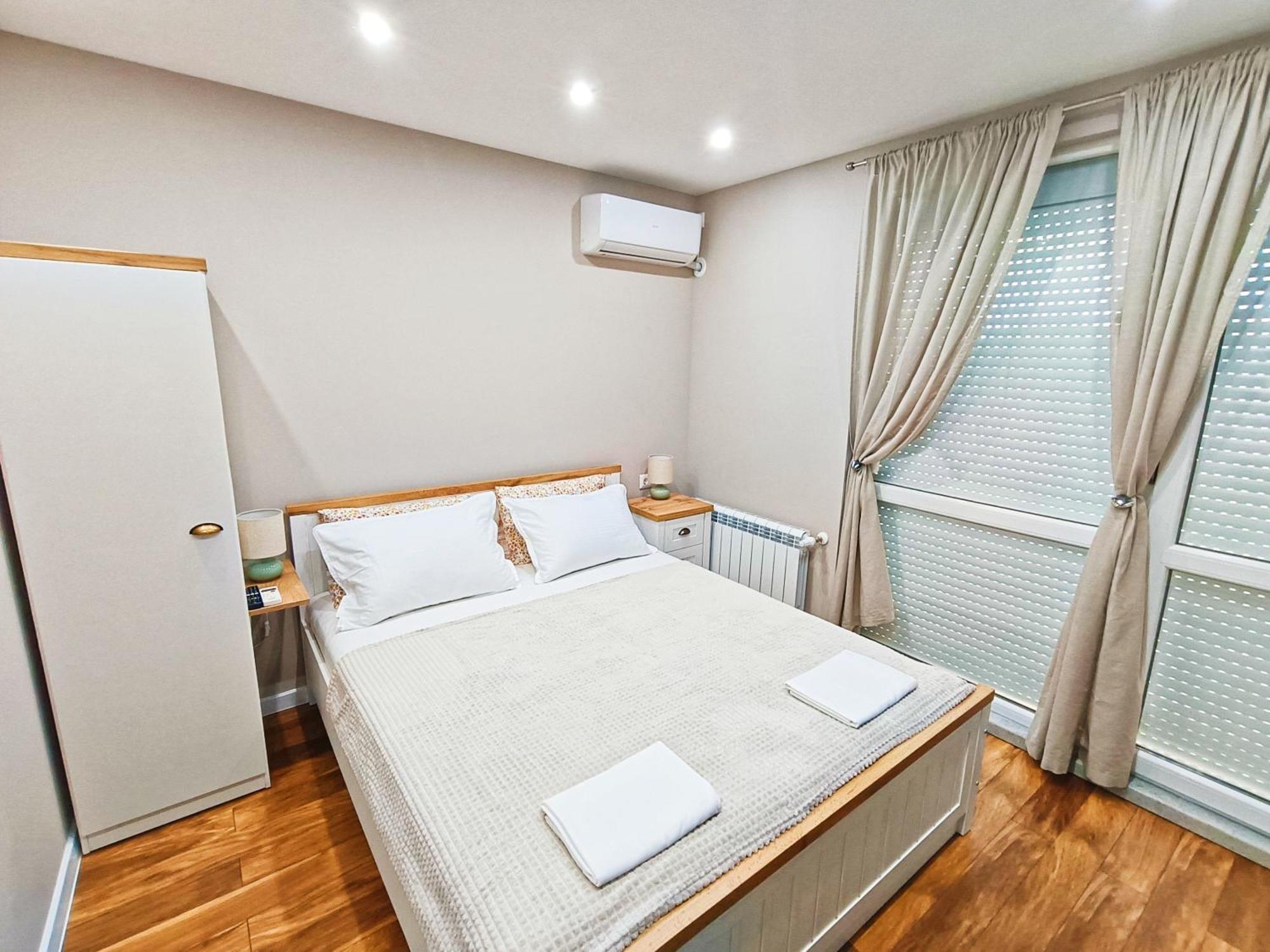 Mdm Apartment City Center Felicita Deluxe Ruse Exterior foto